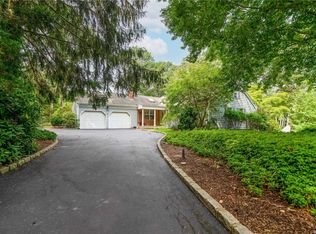 22 Little Harbor Rd, Mount Sinai, NY 11766