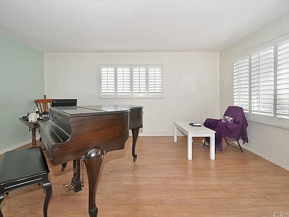 3rd image of 6928 Dannyboyar Ave