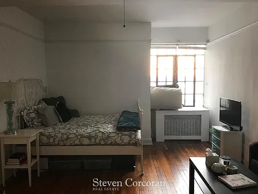 Rented by Steven Corcoran Real Estate | media 17