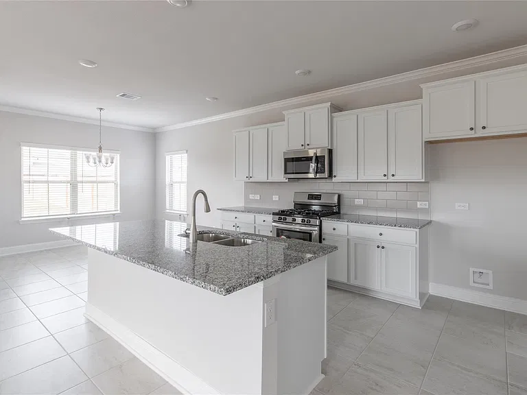 401 Sunray Lake Ln — Photo 13