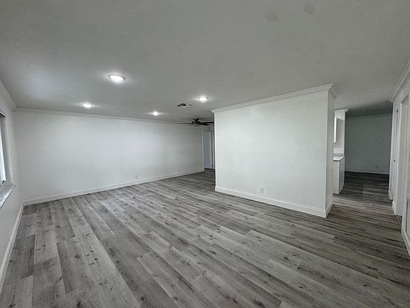 3rd image of 1331 W Campanelli Drive