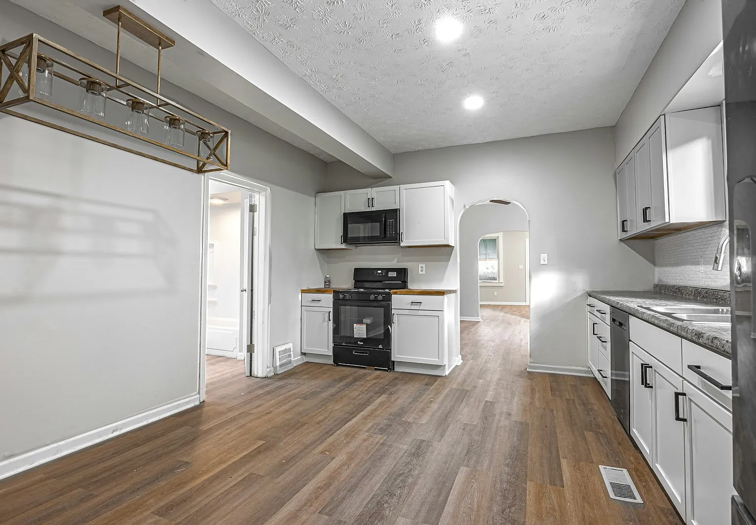 3240 West 56th Street — Photo 1