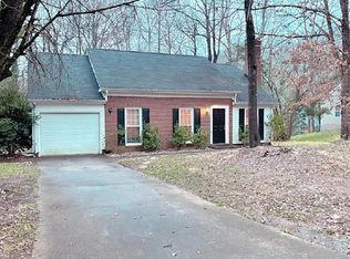 7153 Walnut Wood Dr, Charlotte, NC 28227