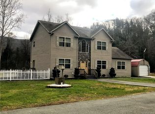 31 Klein Rd, Spring Glen, NY 12483