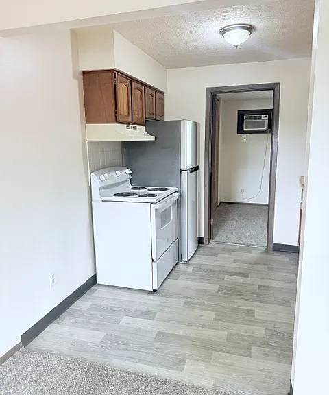 2360 E Market St #2F — Photo 2