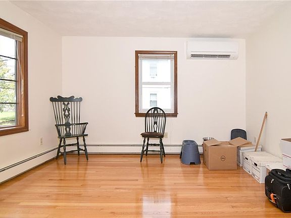 5th image of 150 Waterman Ave