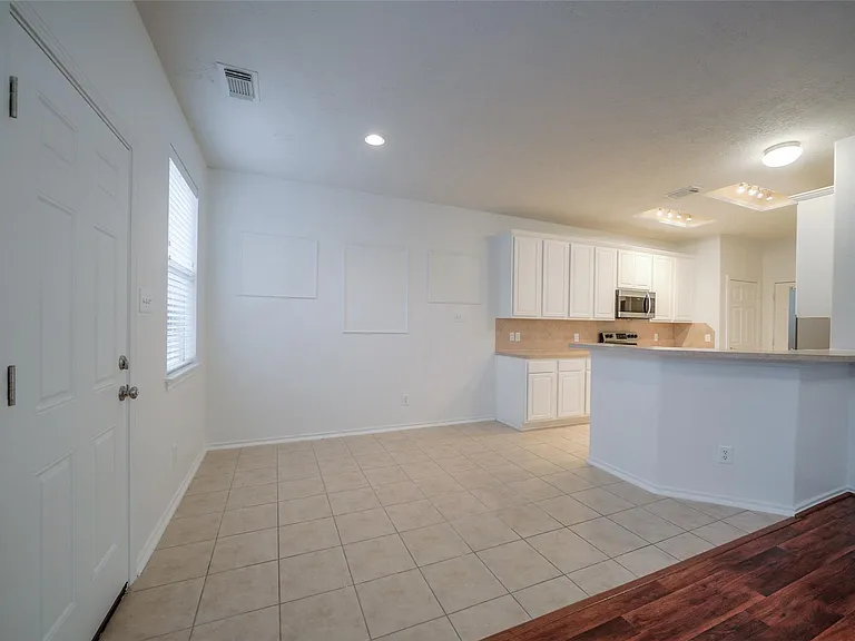 146 Silver Penny Dr — Photo 10