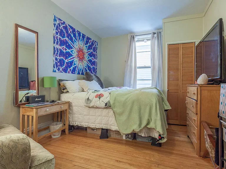 313 E Mifflin St #4 — Photo 7