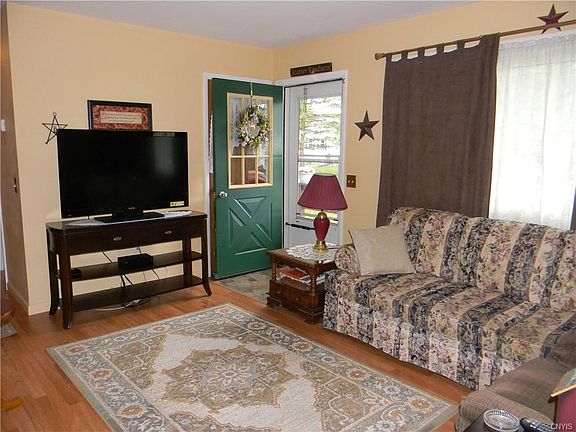 2nd image of 4 Hooker Ave