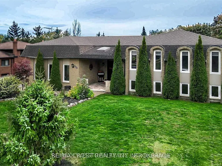 147 Ellis Ave — Photo 1