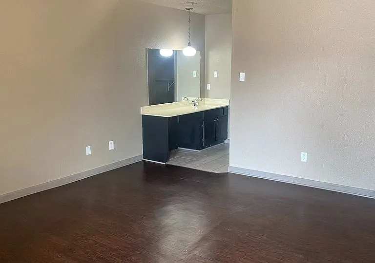 1216 Elm Ct — Photo 4