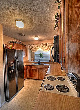 3rd image of 1404 Wyndham Dr