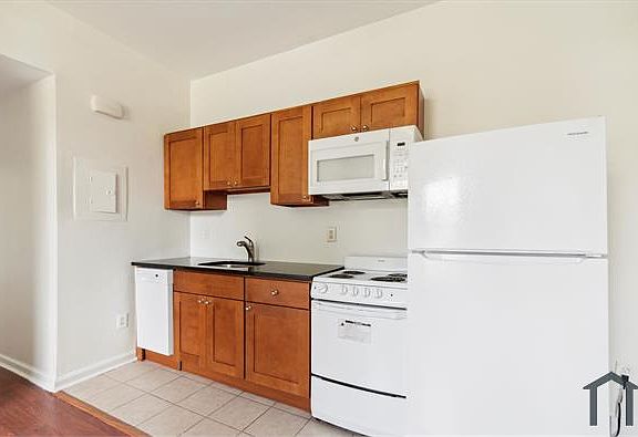 2nd image of 232 E Wister St #1A