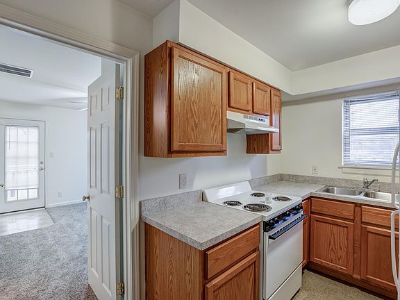 5th image of 8 E Blackford Ave