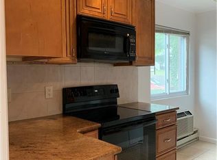 59 Rock Spring Rd APT 32, Stamford, CT 06906