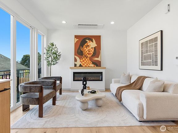 5th image of 4414 Corliss Avenue N #B