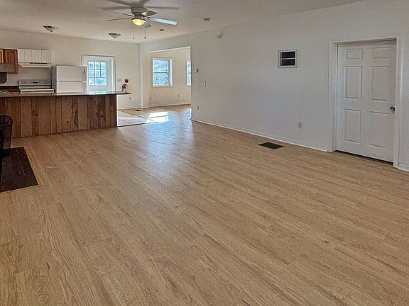 4th image of 1002 Glendon Ave #1