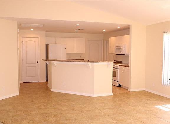 3rd image of 1003 NW 5th Pl