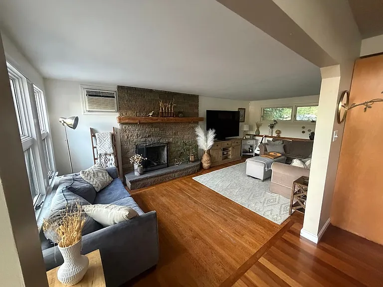 36 Cobbetts Pond Rd — Photo 6