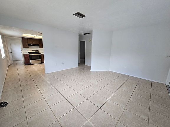 4th image of 3916 25th St W