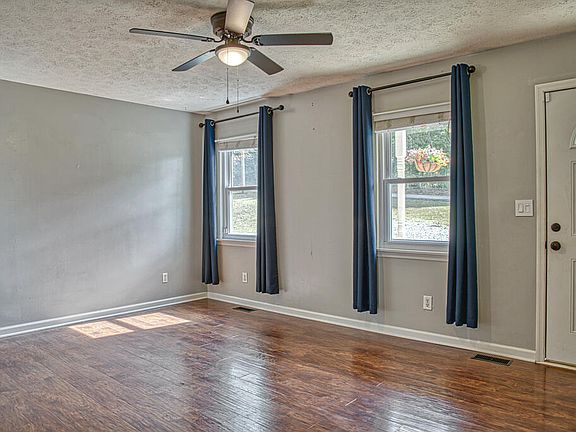 4th image of 6807 Bluff Springs Rd