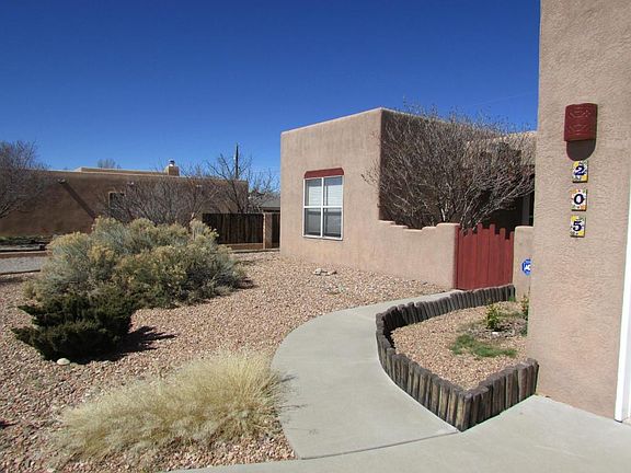 3rd image of 205 Calle Leon NW