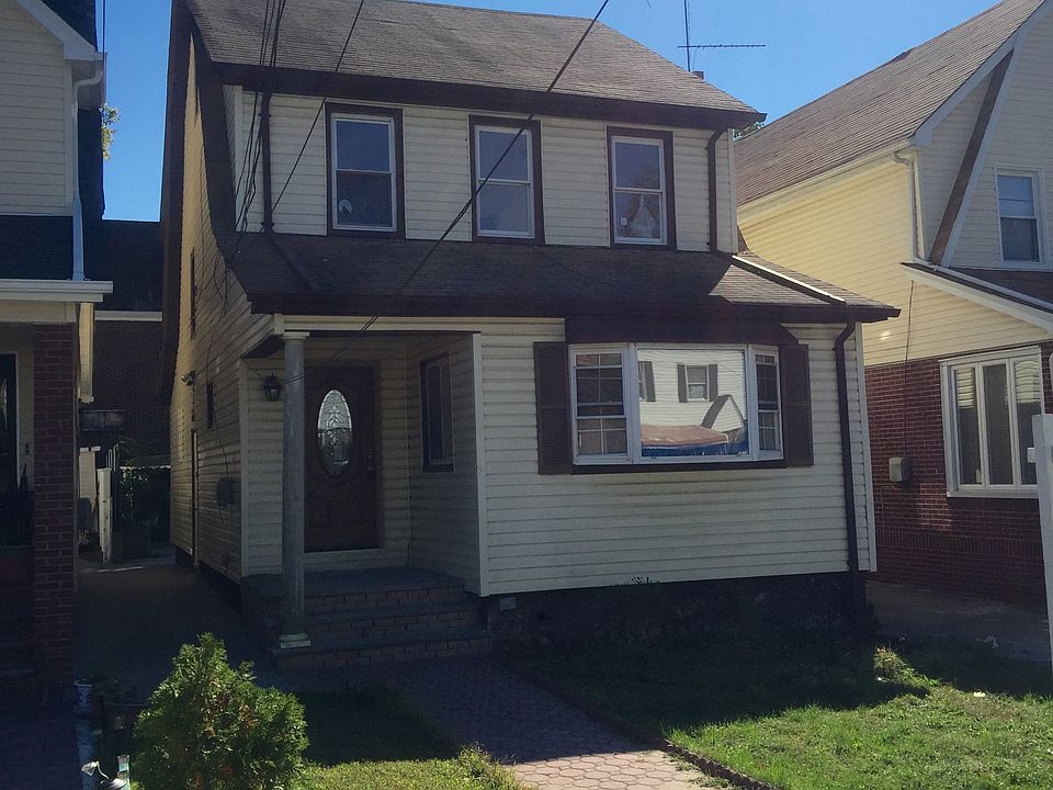 1st image of 201-18 109 Avenue