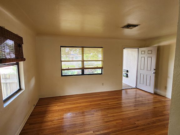 2nd image of 840 49th Ave N