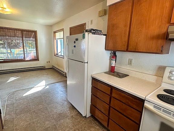 3rd image of 326 McKay St