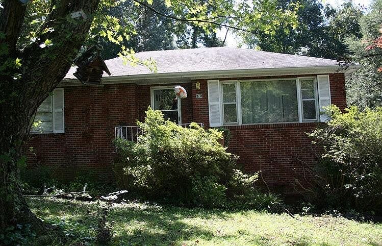1st image of 304 Sarvis Dr