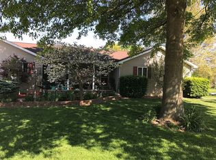 23 Lakeside Dr, Auburn, IL 62615