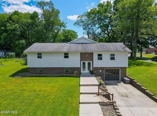 1010 Powell Ave, Cresson, PA 16630