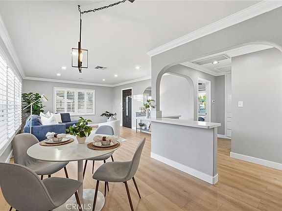 4th image of 190 N Flower St