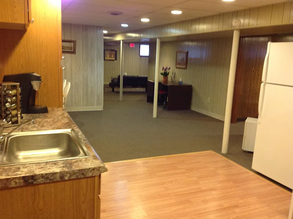 1320 Cranston St #ROOM TO RENT