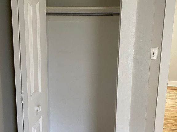 5th image of 812 Clancy Ave NE #1