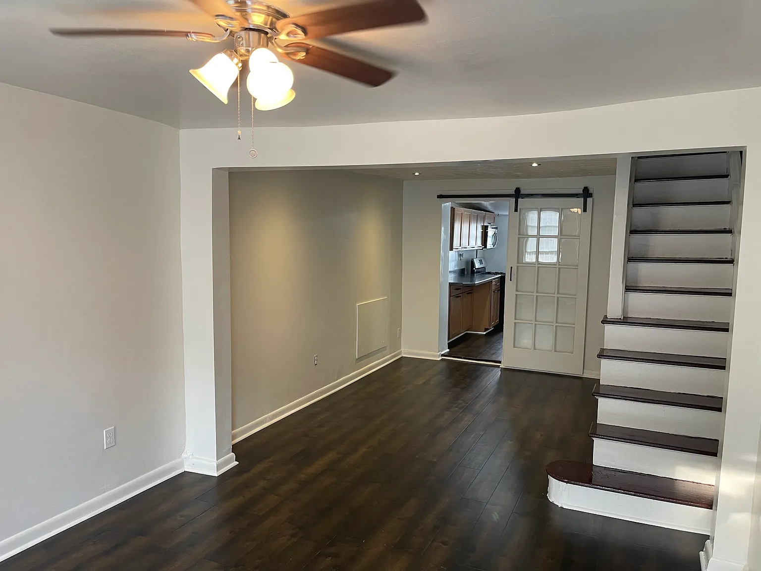 2 bed, 885 sqft, $1,950 — Photo 2