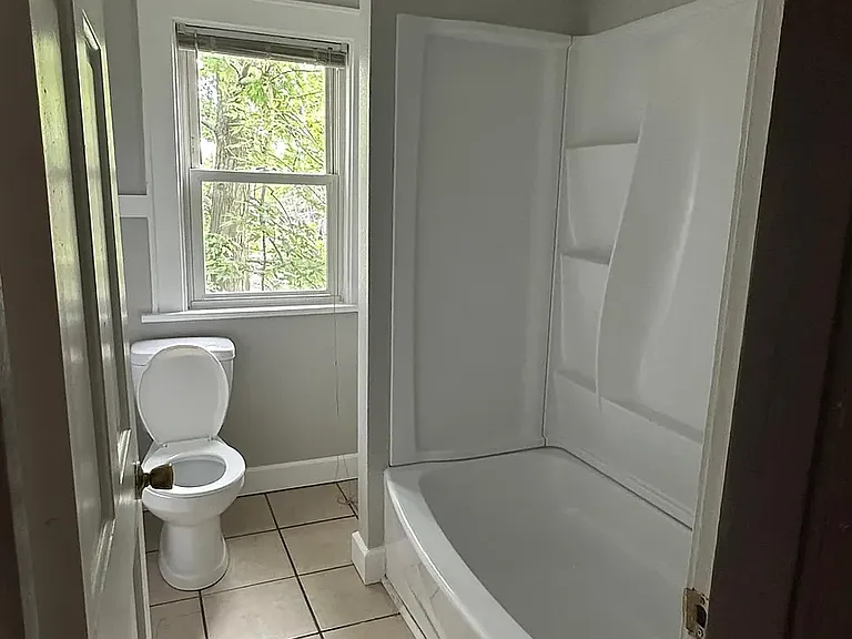 2483 Adams Ave #B — Photo 10
