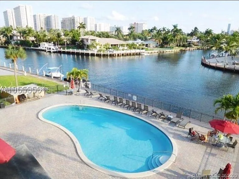301 Golden Isles Dr #109 — Photo 9