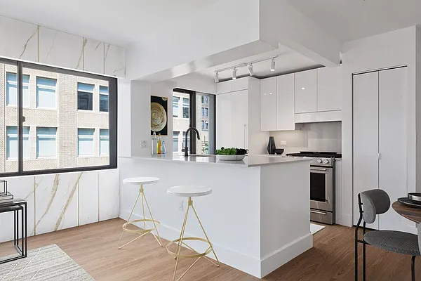 Rented by Greystar | media 16