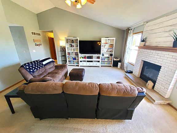 3rd image of 3754 Dunbury Ln