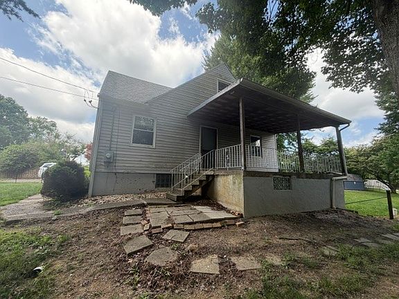 3rd image of 222 W Shaffer Rd