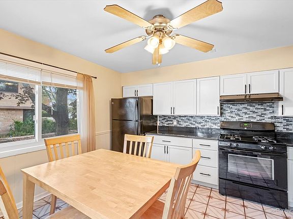 5th image of 126 E Highland Ave