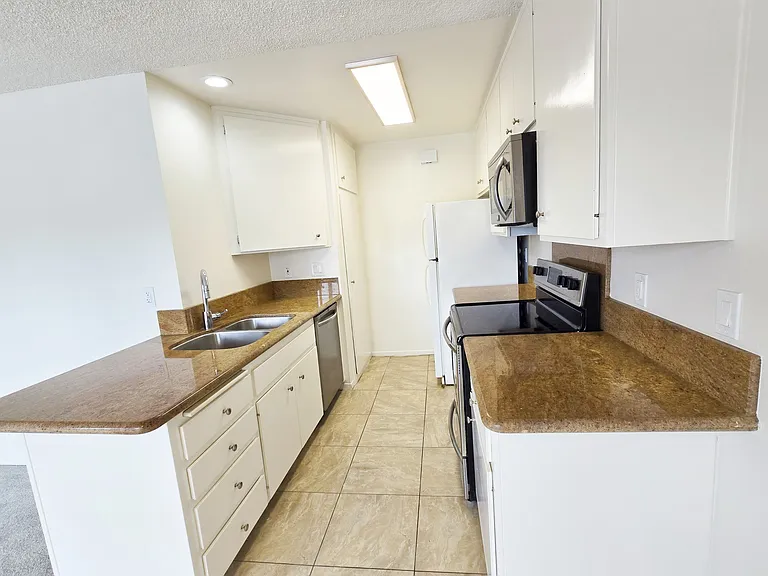 4700 Marina Dr #18 — Photo 6