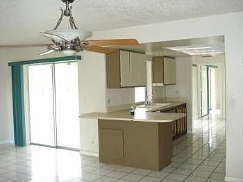 4th image of 1516 Crestwood Cir W