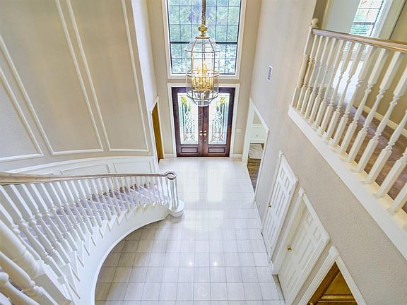 4th image of 15707 Pinewood Cove Dr