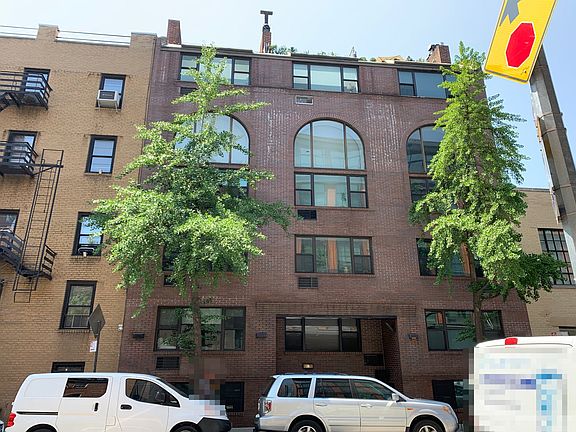 2nd image of 838 Greenwich St