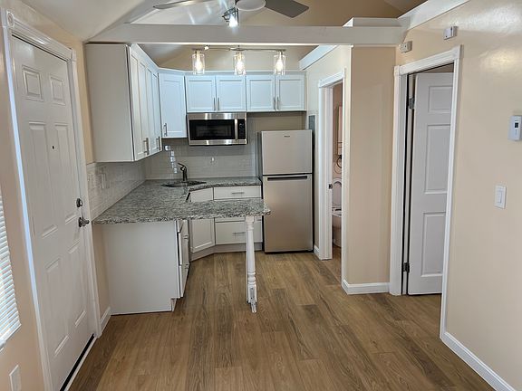 2nd image of 17 Fairbanks St
