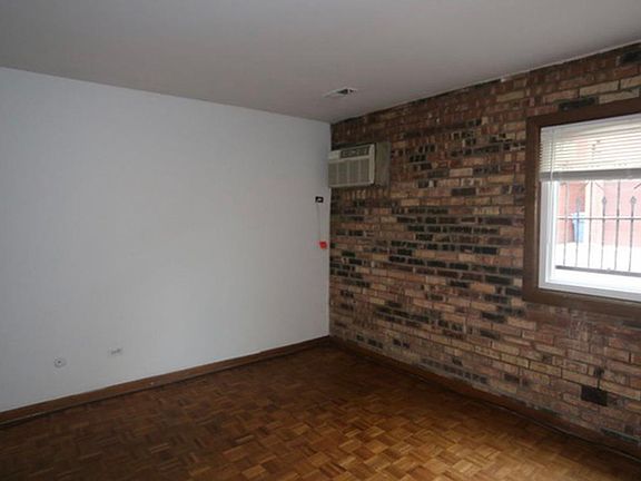 4th image of 1254 W Belden Ave