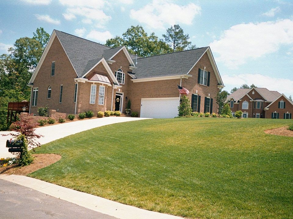 2nd image of 4497 Hollyridge Cv