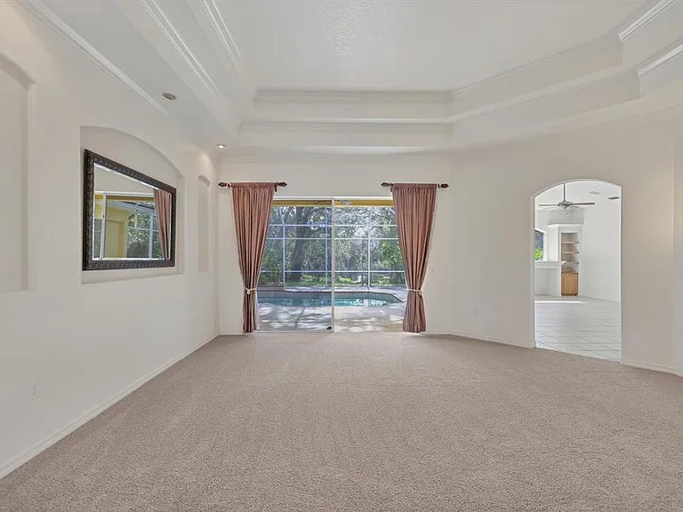 4920 Old Oakleaf Dr — Photo 6